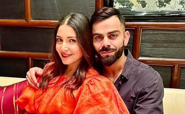 Virat_20Kohli_20Hanging_20Out_20With_20wife_20Anushka_20Sharma_20Former_20cricketer_20Zaheer_20Khan_20in_20Mumbai_20Photos_20_2813_29.jpg 14