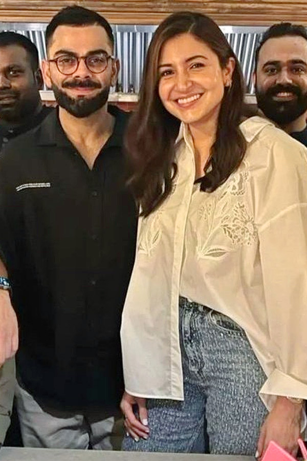 Virat_20Kohli_20Hanging_20Out_20With_20wife_20Anushka_20Sharma_20Former_20cricketer_20Zaheer_20Khan_20in_20Mumbai_20Photos_20_284_29.jpg 5