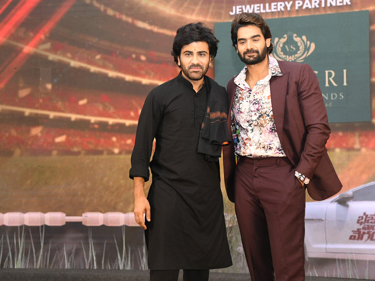 bhaje_20vaayu_20vegam_20pre_20release_20event_20photos-_20_283_29.jpg 3
