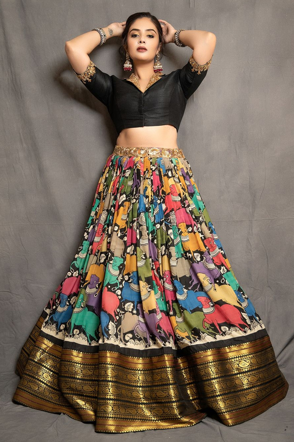 Sreemukhi-1.jpg 2