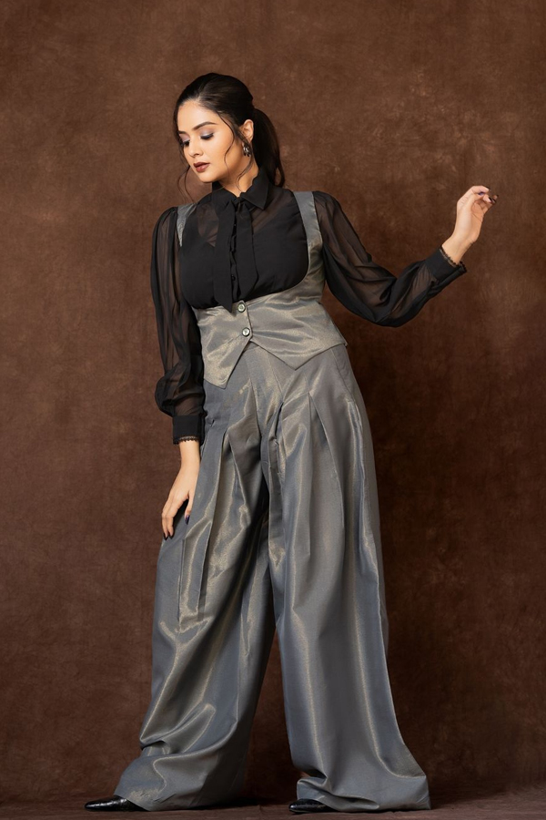 Sreemukhi-13.jpg 14