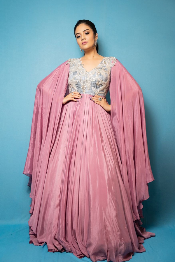 Sreemukhi-17.jpg 18