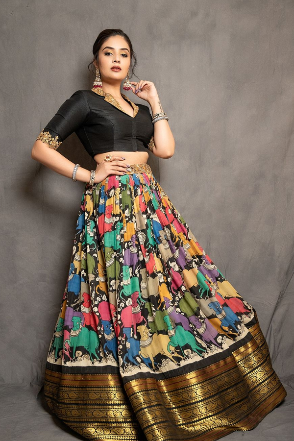 Sreemukhi-4.jpg 5