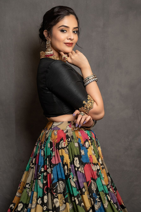 Sreemukhi-5.jpg 6