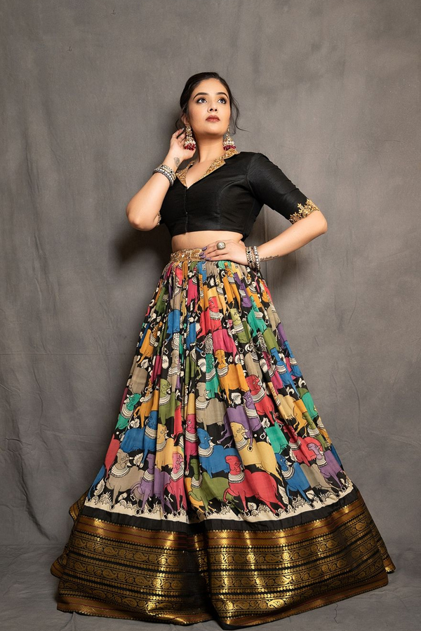 Sreemukhi-8.jpg 9