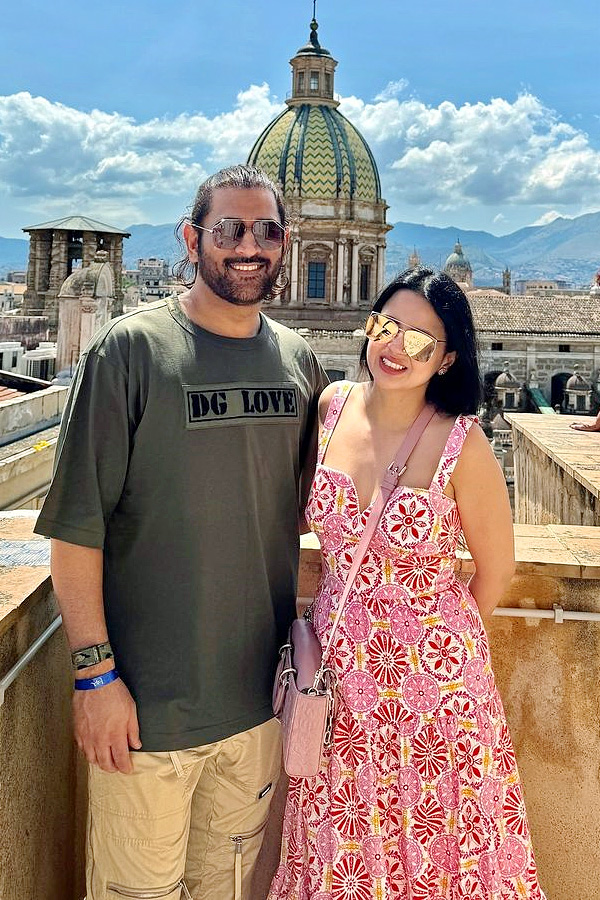 Anant_20Ambani_20Radhika_20Pre_20Wedding_20Italy_20Sakshi_20Shares_20Pics_20With_20Dhoni_20Ziva_20Viral_20Photos_20_286_29.jpg 2