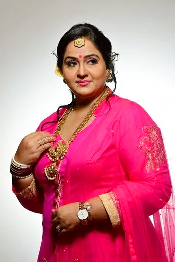 Happy_20birthday_20to_20the_20ever_20gorgeous_20actress_20Radha_20Photos_20_2810_29.jpg 11