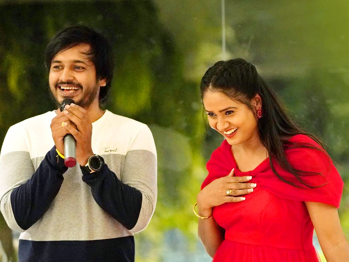 Tv_20actress_20Keerthi_20Bhat_20birthday_20celebrations_20Photos_20_2817_29.jpg 18