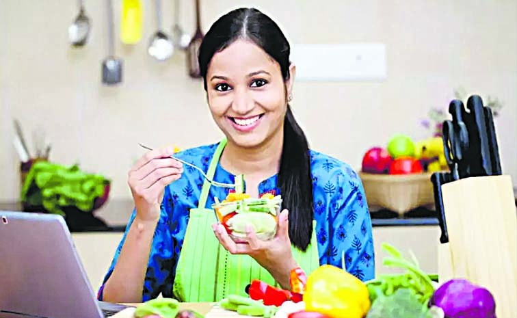 FOOD_WOMENS1.jpg