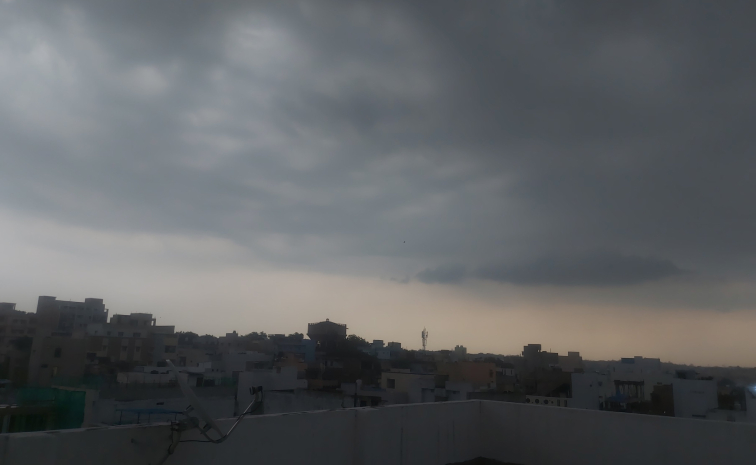 hyd_rains_02.jpg 10