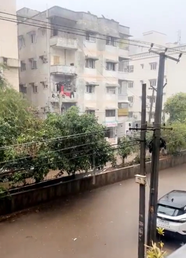 hyd_rains_09.jpg 14