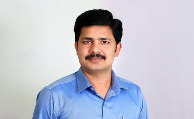 Maddila-Gurumoorthy-1.jpg