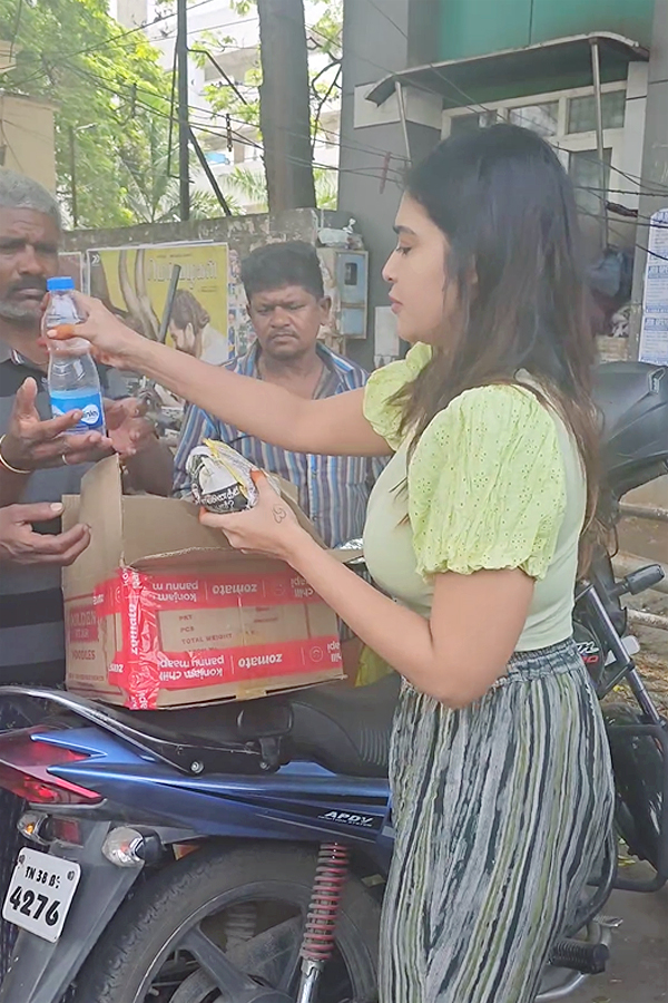 Heroine_20Dharsha_20Gupta_20Birthday_20Celebrations_20Photos_20_2815_29.jpg 16