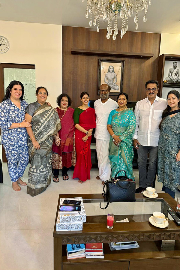 Varalaxmi_20Sarathkumar_20invites_20Celebreties_20And_20officials_20for_20her_20wedding_20Photos_20_288_29.jpg 9