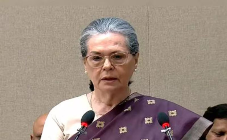 SONIA-GABNDHI.jpg