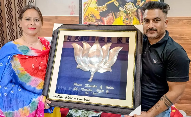 Modi_Rinku_20Chauhan_silverlotus.jpg