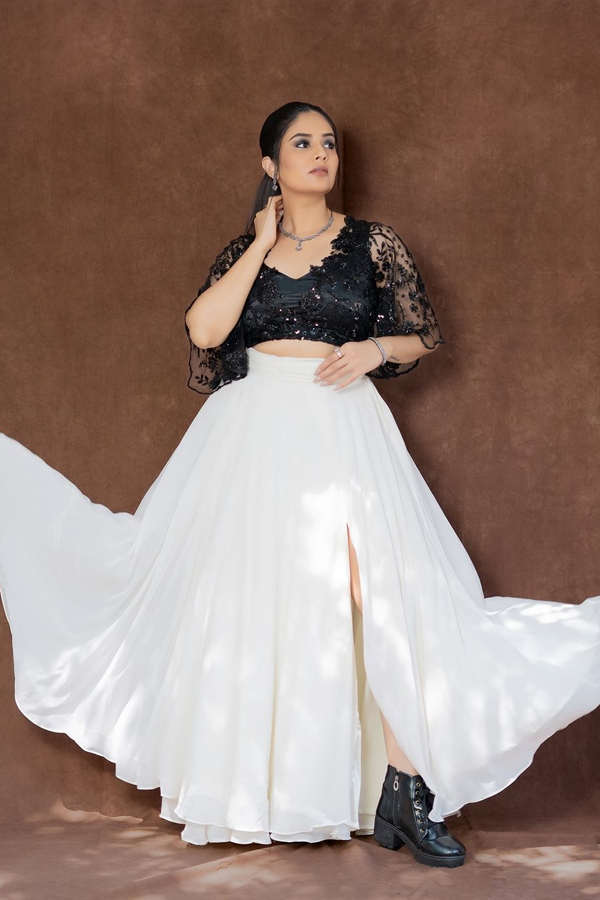 Sreemukhi-1.jpg 2