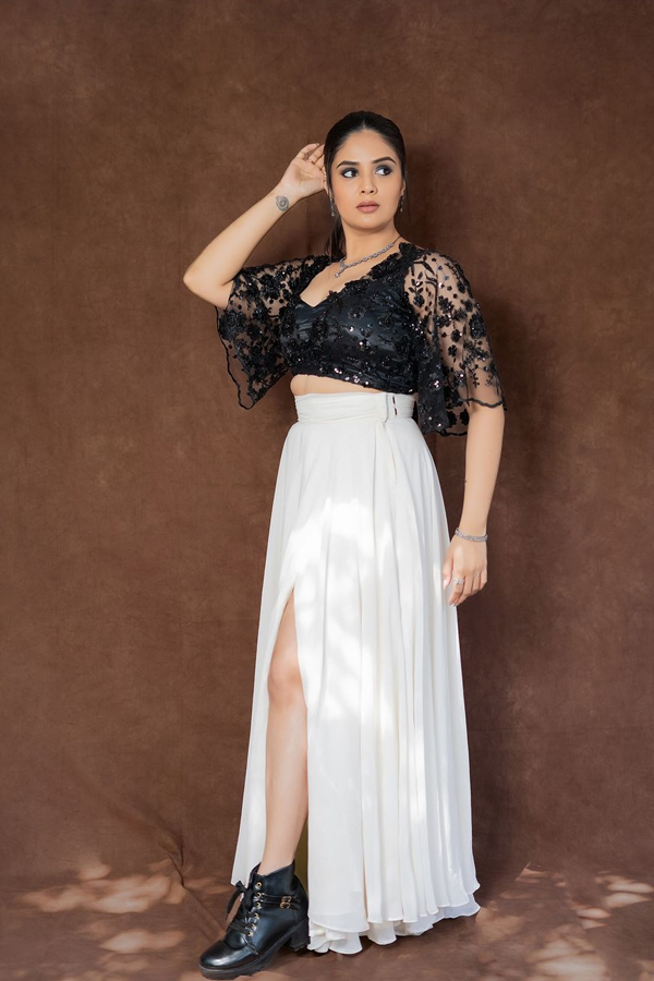 Sreemukhi-10.jpg 11