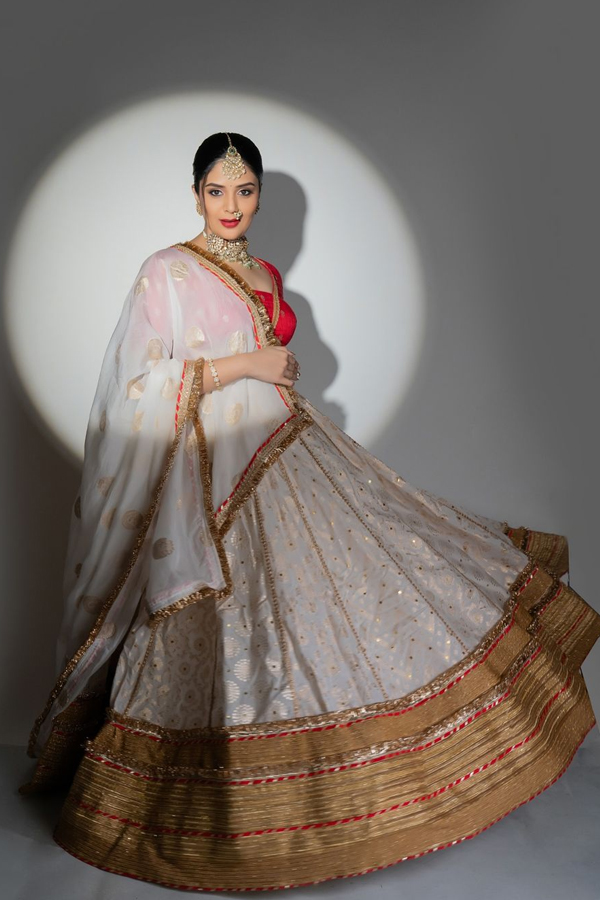 Sreemukhi-11.jpg 12