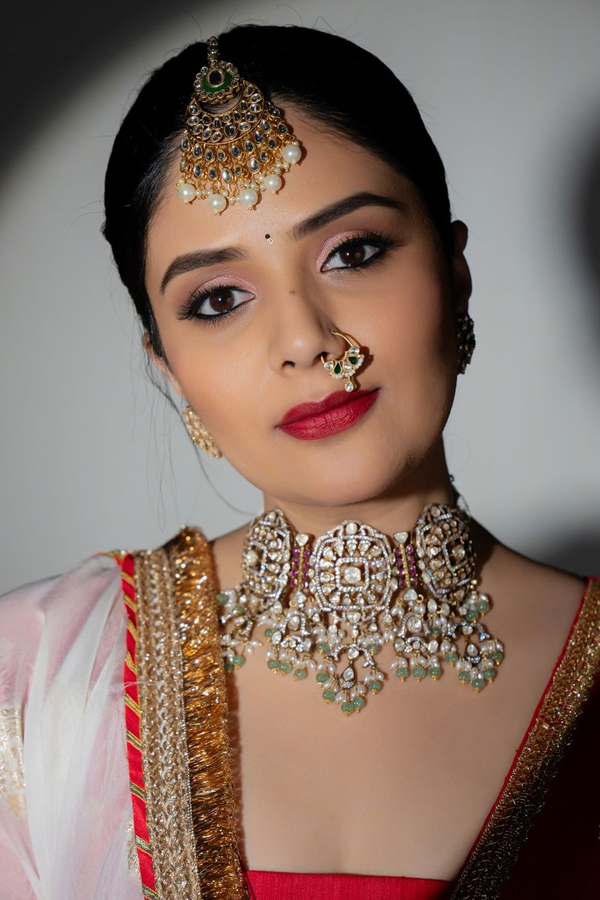 Sreemukhi-13.jpg 14