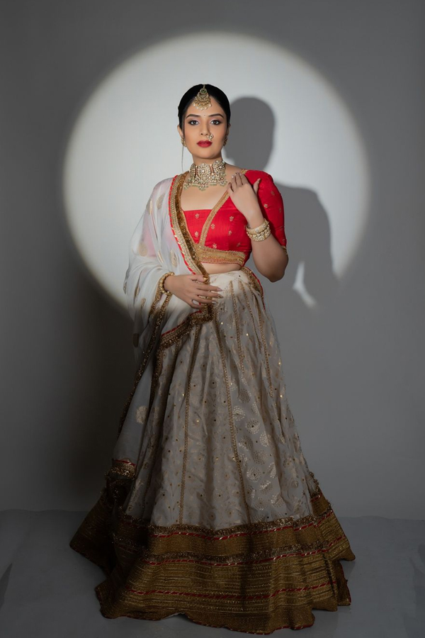 Sreemukhi-14.jpg 15