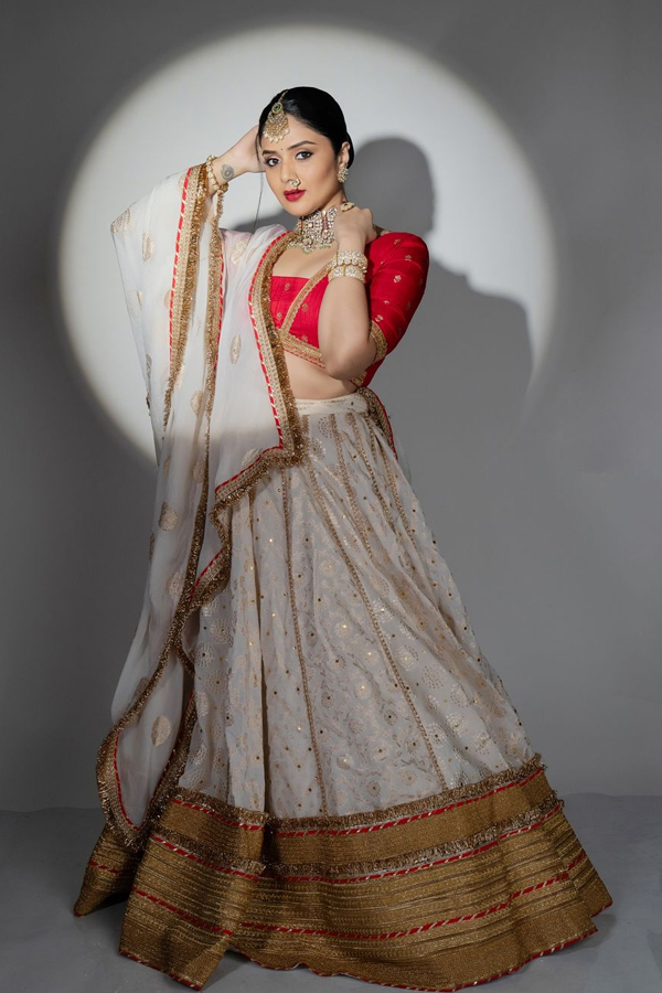 Sreemukhi-17.jpg 18