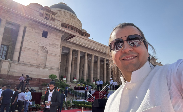 bhavish-aggarwal-in-pm-ceremony.jpg