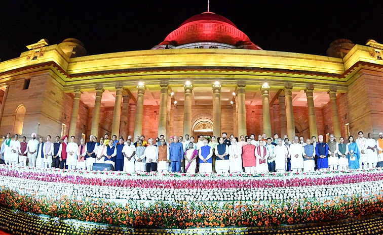 modi-cabinet-meeting3.jpg