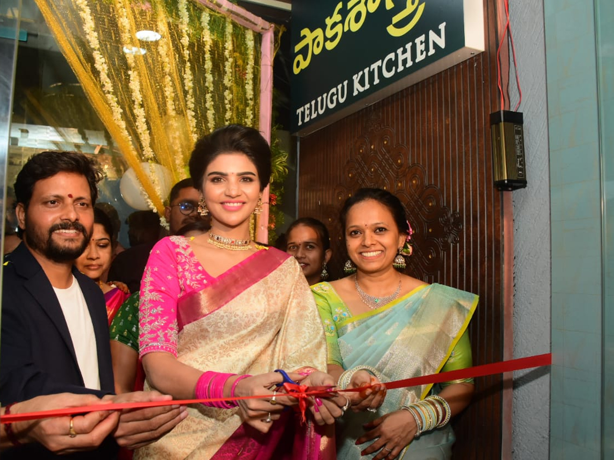Jabardasth-Varsha-1.jpg 1