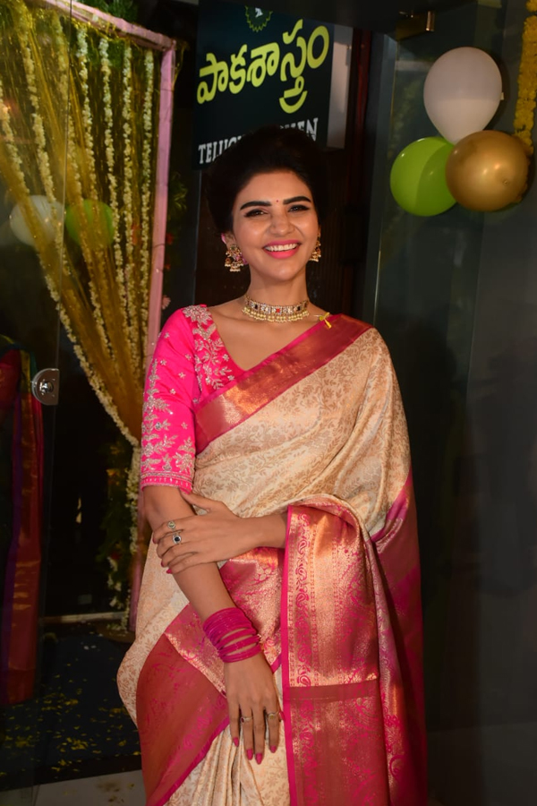 Jabardasth-Varsha-3.jpg 3