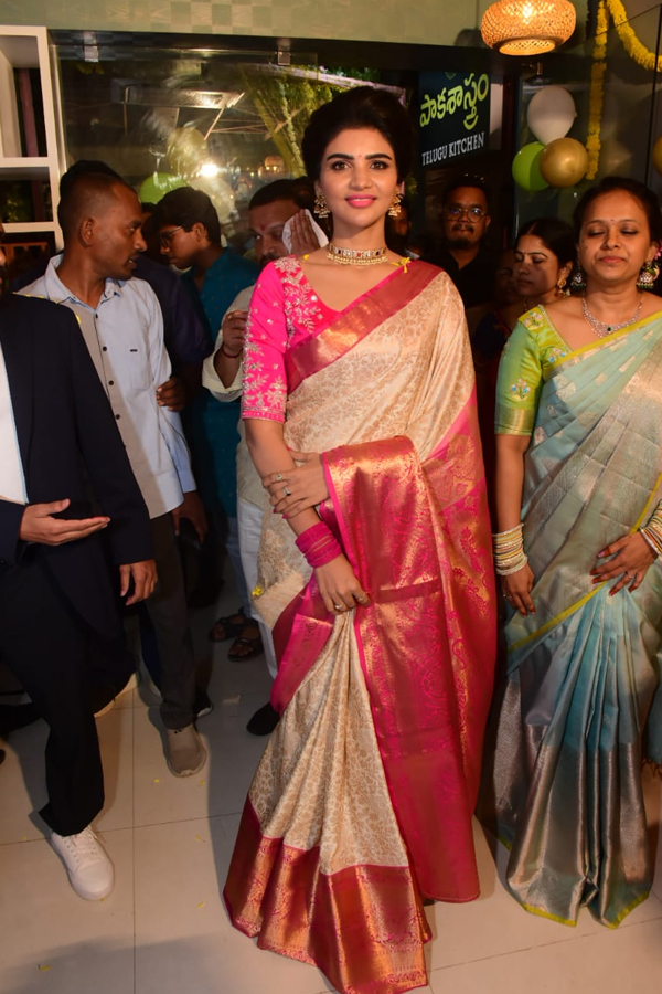 Jabardasth-Varsha-5.jpg 5