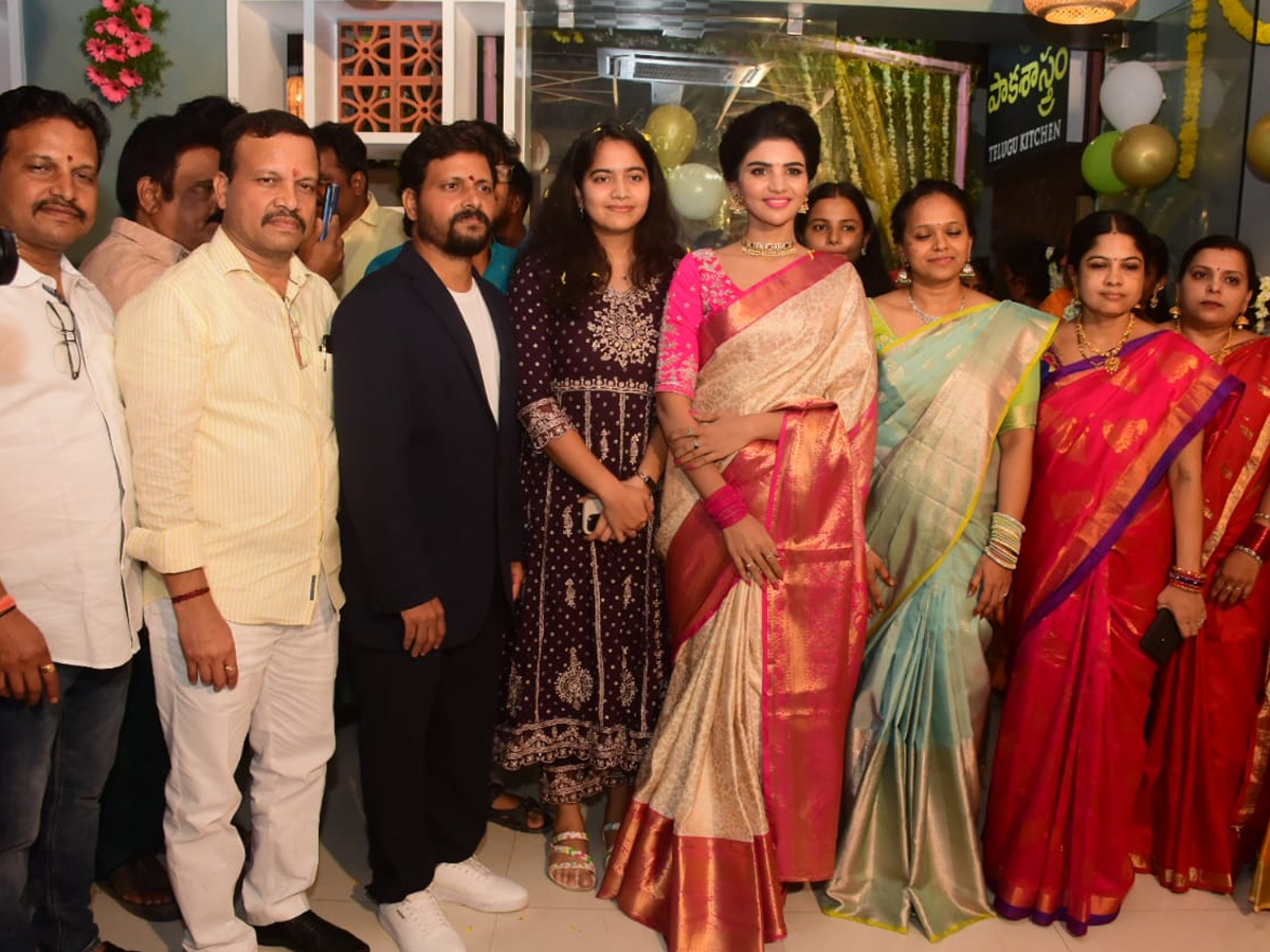 Jabardasth-Varsha-7.jpg 7