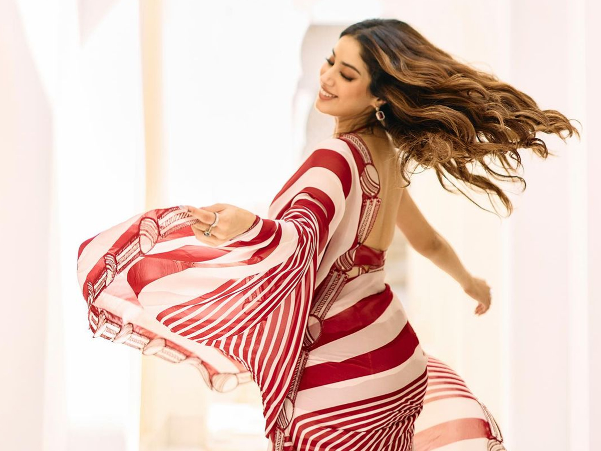 Janhvi-Kapoor-11.jpg 12