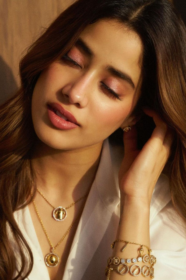 Janhvi-Kapoor-18.jpg 20