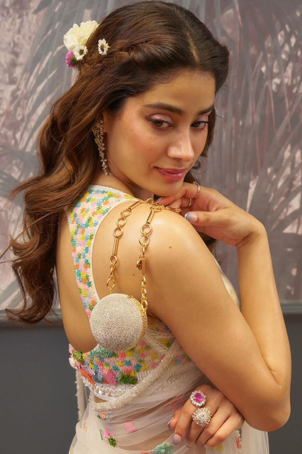 Janhvi-Kapoor-19.jpg 21