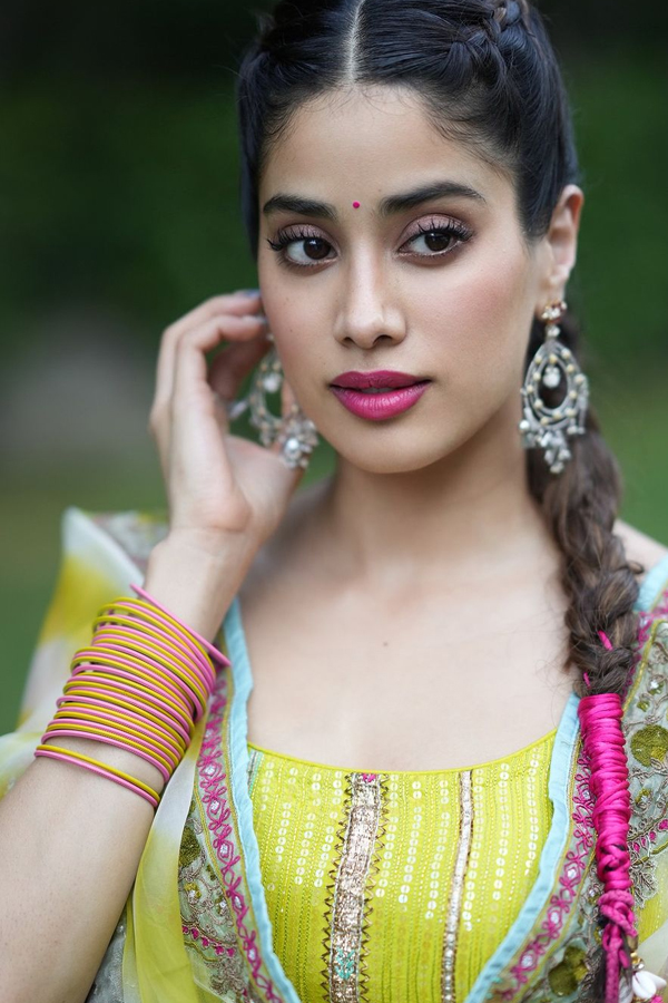 Janhvi-Kapoor-21.jpg 23