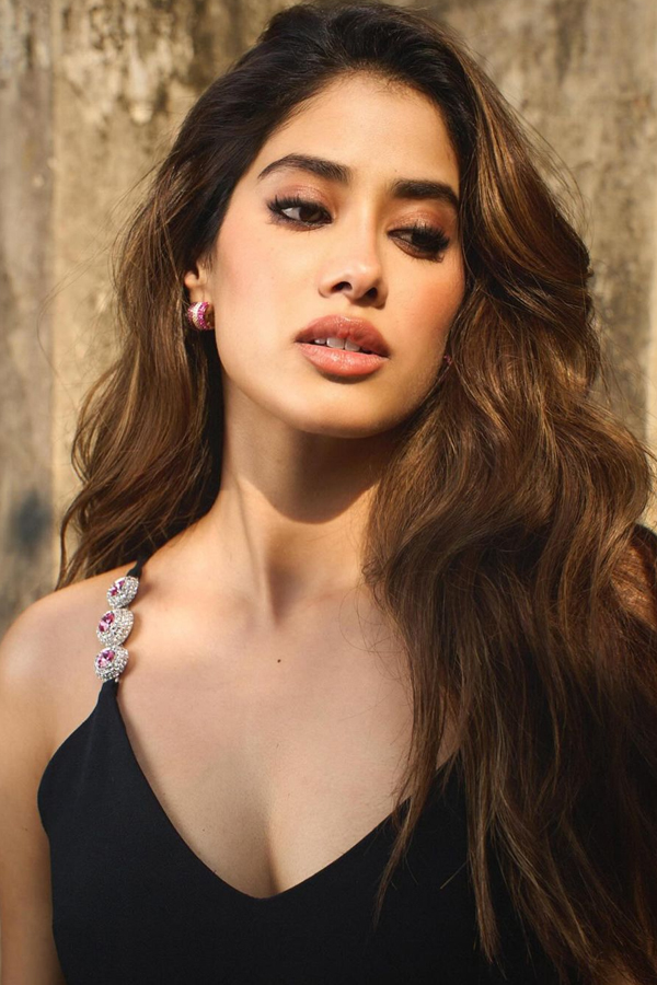 Janhvi-Kapoor-28.jpg 30