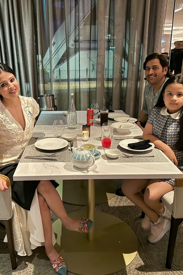 MS-Dhoni-8.jpg 9
