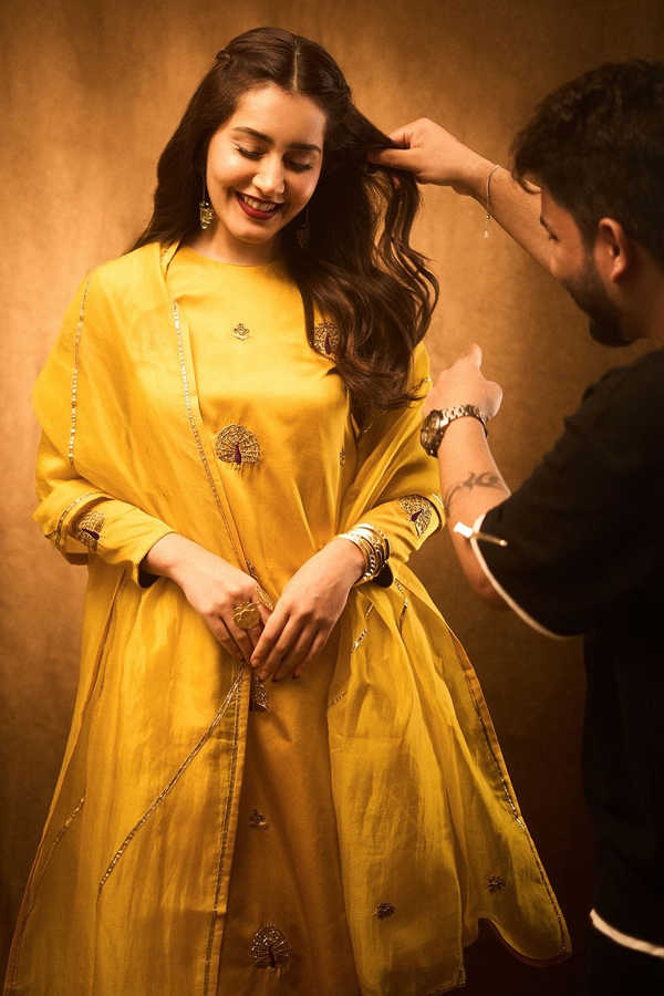 Raashi-Khanna-10.jpg 11