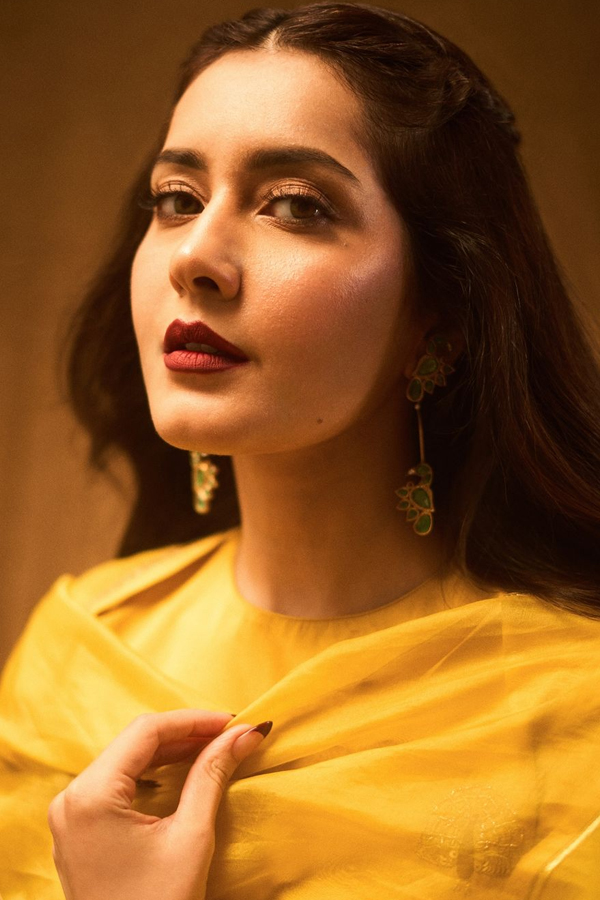Raashi-Khanna-11.jpg 12