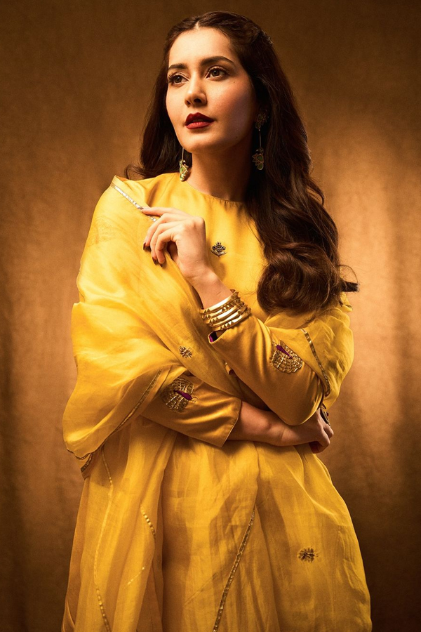 Raashi-Khanna-2.jpg 3