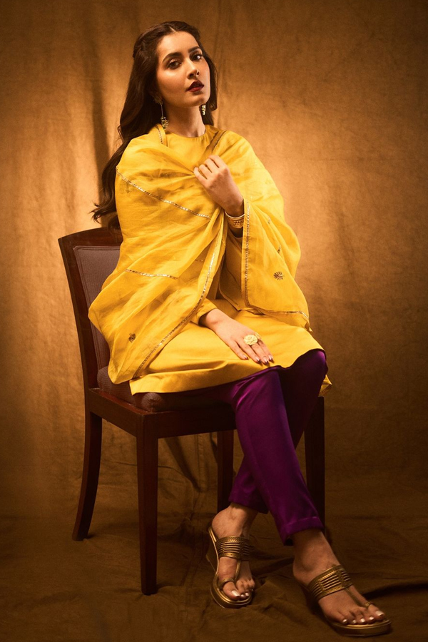 Raashi-Khanna-4.jpg 5