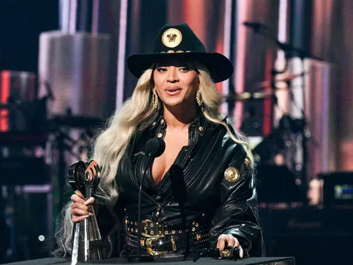 2.Beyonc_C3_A9.jpg 3