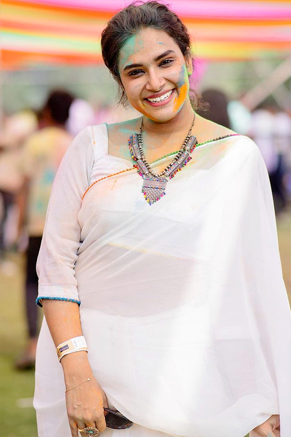 Actress_20Hariteja_20latest_20modern_20look_20photos_20_2815_29.jpg 21