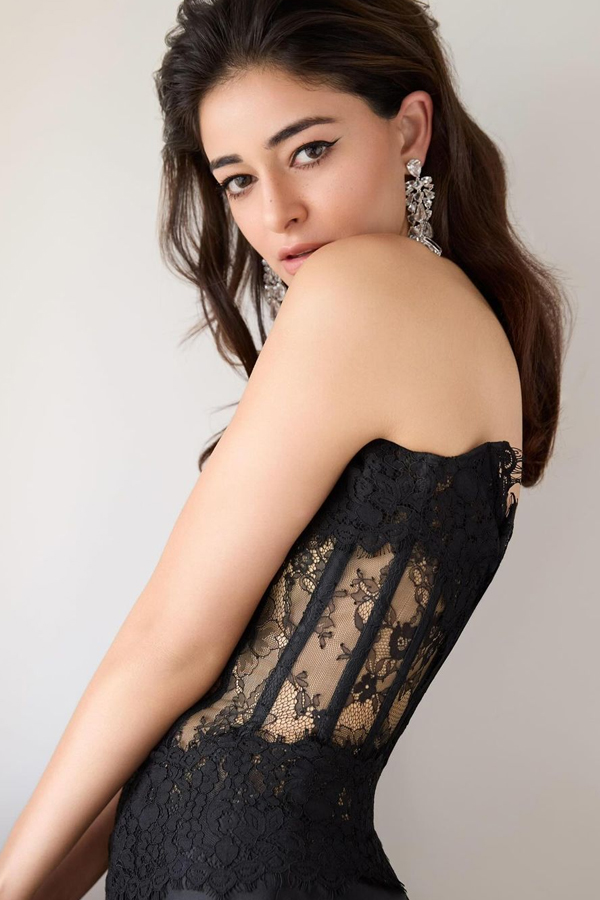 Ananya-Panday-5.jpg 6