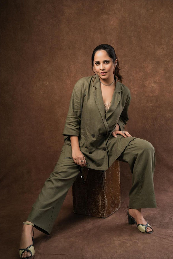Anasuya-Bharadwaj-9.jpg 10