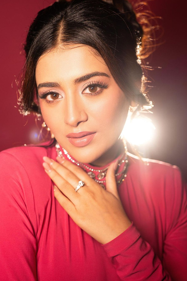 Raashi-Singh-3.jpg 4