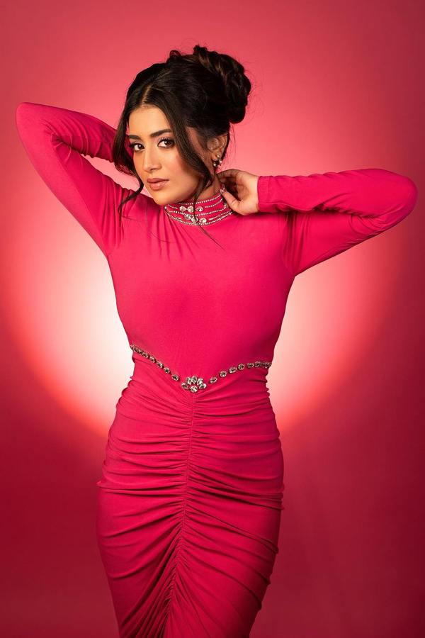 Raashi-Singh-8.jpg 9