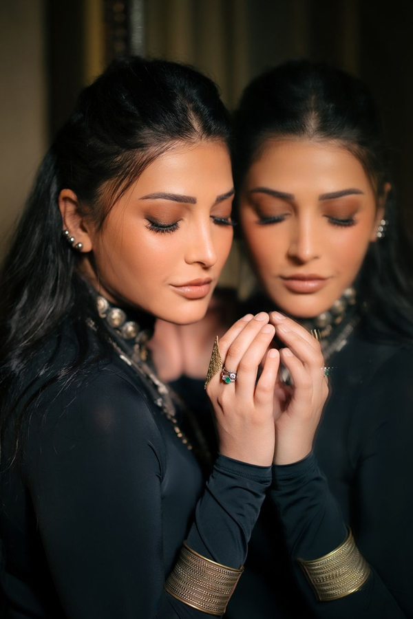 Shruti-Haasan-10.jpg 11