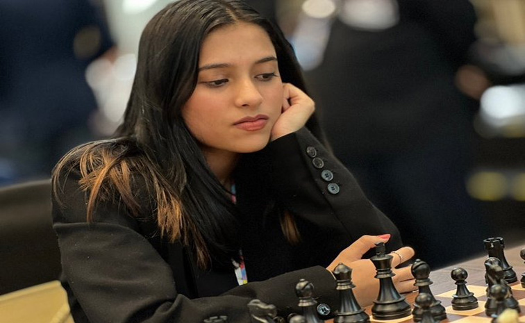 divya1.jpg